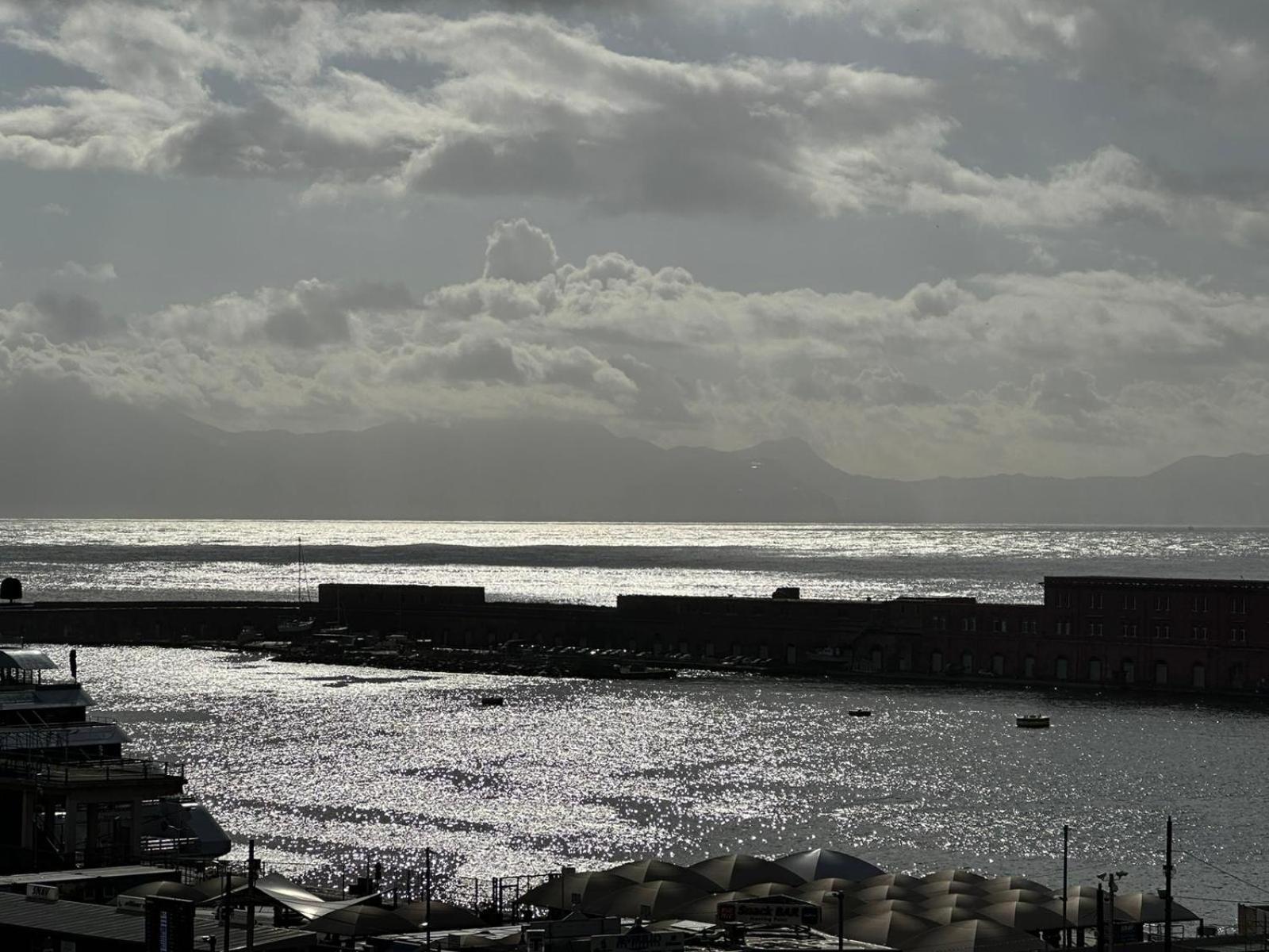 La Dimora Al Castello Central Flat Naples - My Place Luaran gambar